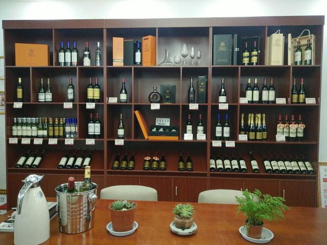 红酒展示效果图