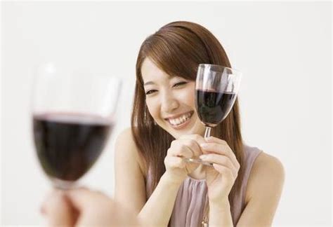 月经来可以喝红酒吗