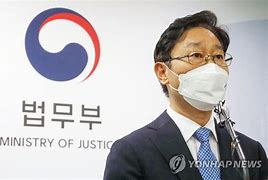韩国政治风云再起曹国的新党与未决官司的纠葛