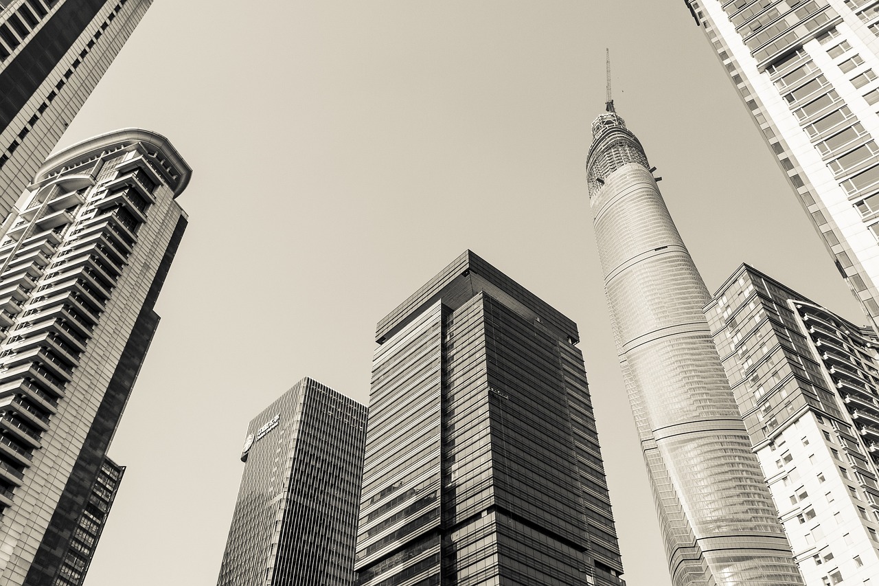 揭秘上海二手房交易中心，市场动态与购房攻略全解析