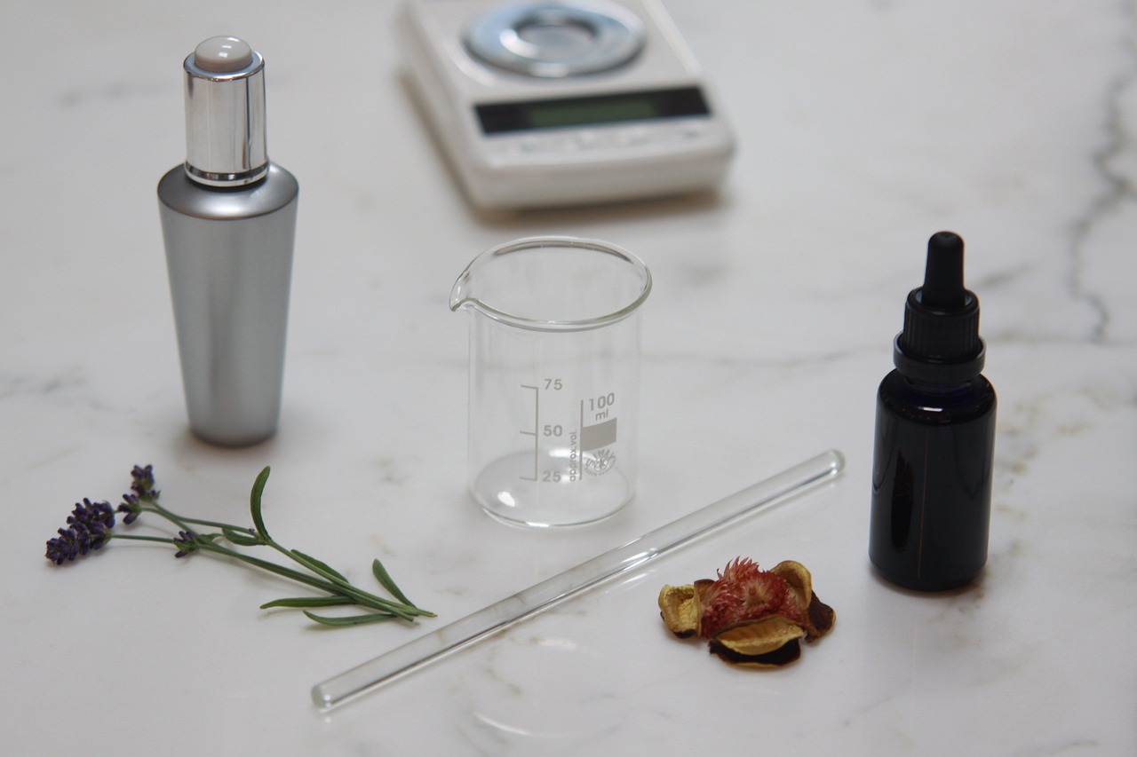 水光焕发的秘密武器，雅诗兰黛特润修护，你的肌肤救星